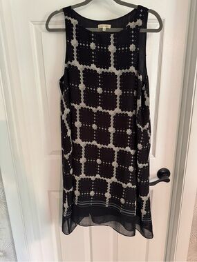 Max Studio Black and White Printed Sleeveless Shift Dress